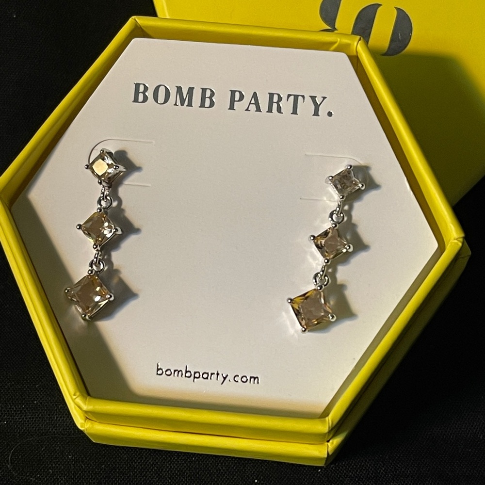 She’s a Go Getter Earrings